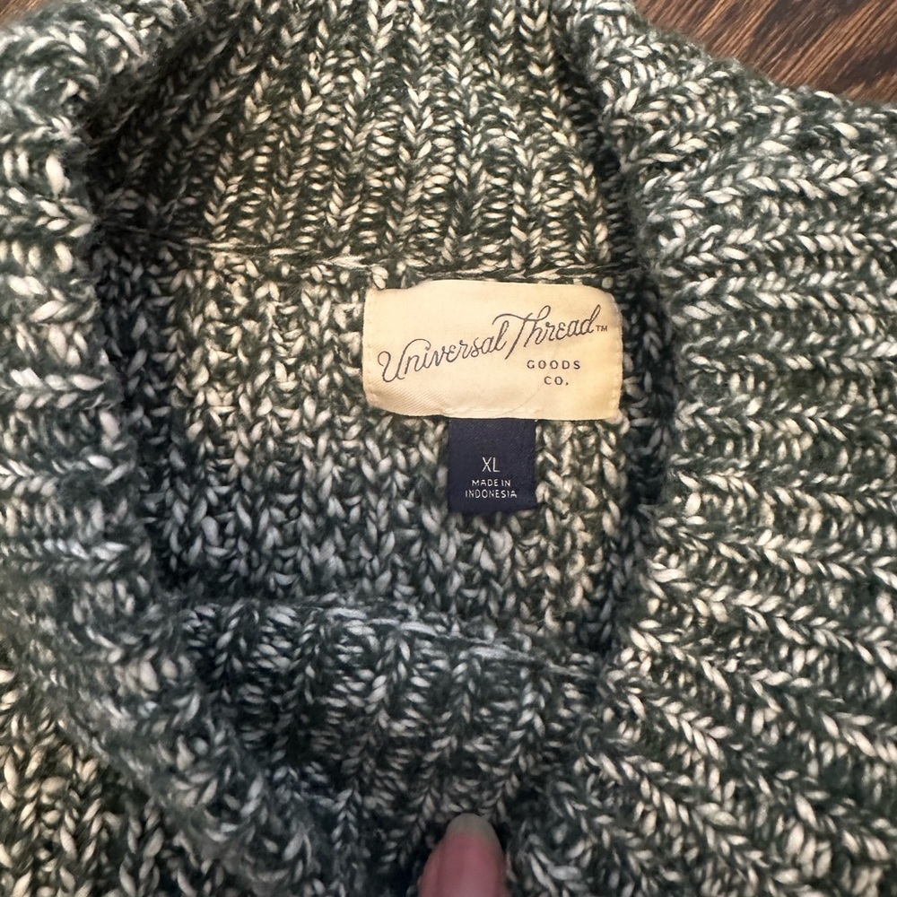 Universal Thread Green And White Long Sleeve Swea… - image 4